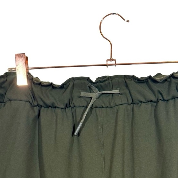 Lululemon Stretch High-Rise Jogger in Dark Olive W5DQDS - Picture 10 of 10